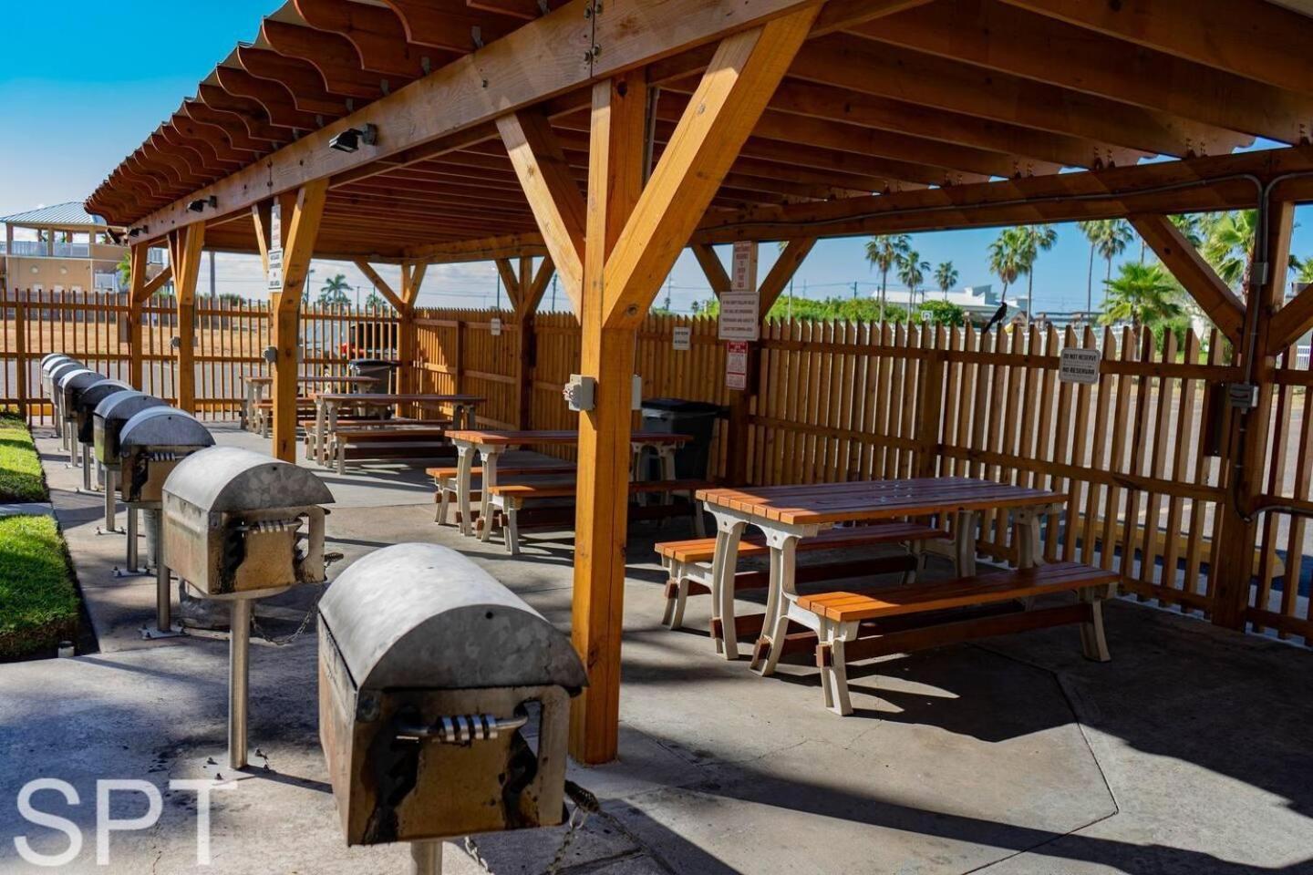 Beach Access Condo With Pool, Hot Tub Area & Bbq - Gulfview I - Unit 213 South Padre Island Zewnętrze zdjęcie