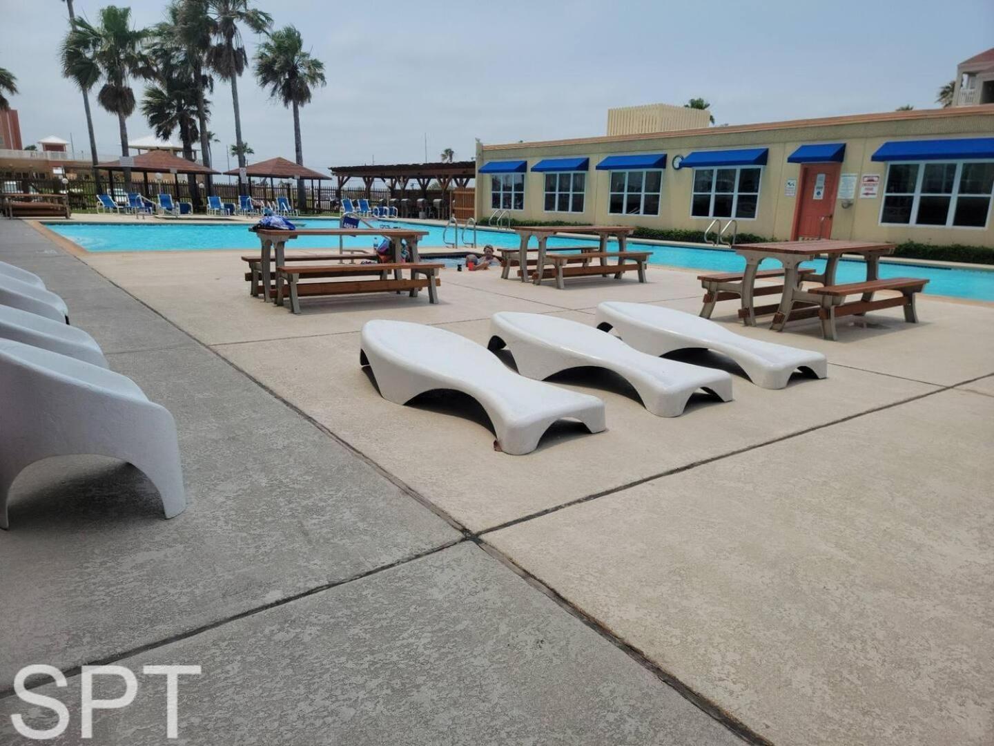 Beach Access Condo With Pool, Hot Tub Area & Bbq - Gulfview I - Unit 213 South Padre Island Zewnętrze zdjęcie